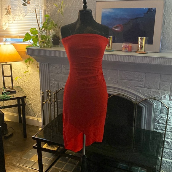 Redlight Roxanne - Picture 1 of 5